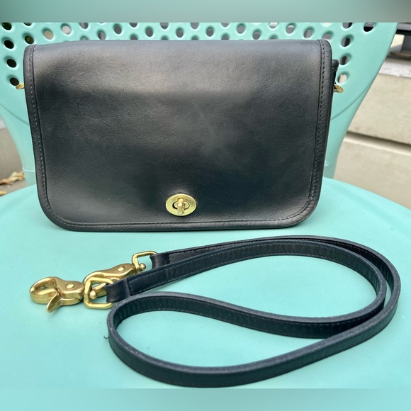 Vintage Coach Pocket Purse (#9755) - Picture 1 of 11